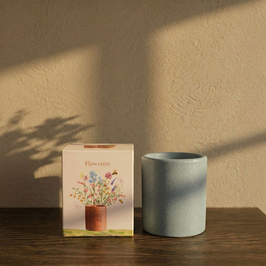 Bougie Amour Bleu pailleté, vue principale du pot décoratif - Flowrette