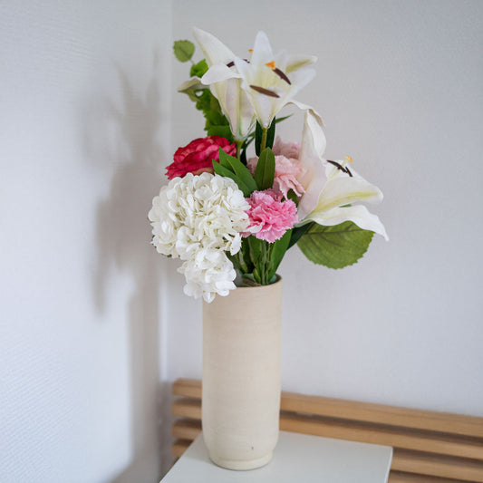 Bouquet de fleurs artificielles Clémence, vue d'ensemble avec fleurs pastel - Flowrette