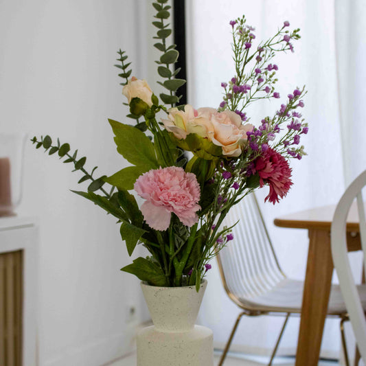 Bouquet de fleurs artificielles Eleanor, vue de face composition florale douce - Flowrette