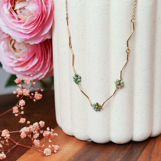 Collier Anémone en acier inoxydable plaqué or, bijou floral artisanal élégant - Flowrette