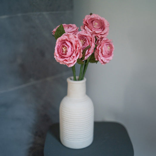 Rose anglaise en papier rose tendre