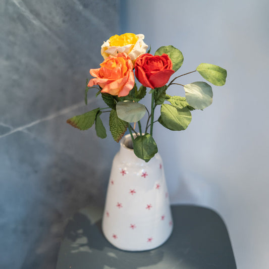 Trio de roses en papier