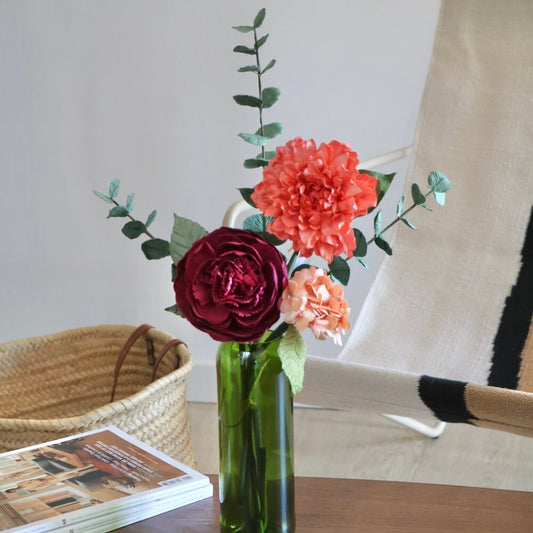 Bouquet fleurs en papier Basquiat, composition colorée style street art - Flowrette
