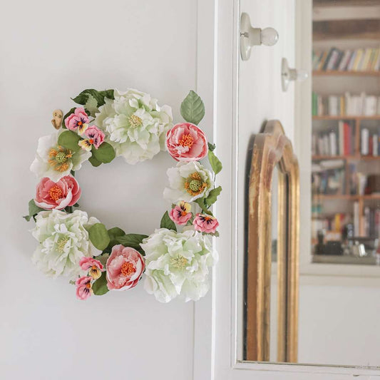 Couronne murale en papier Rubens, composition florale rose et verte - Flowrette